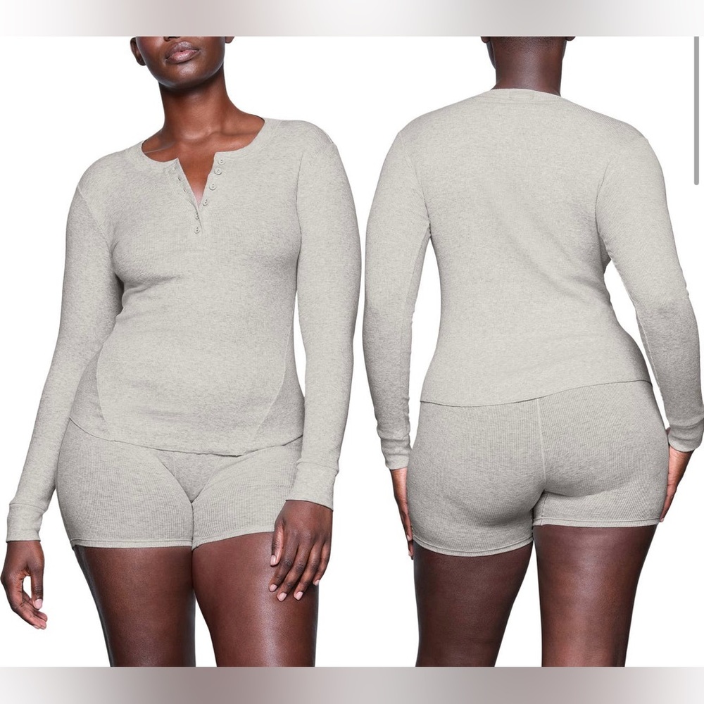 SKIMS NWOT Grey Ribbed Long Sleeve Henley size S